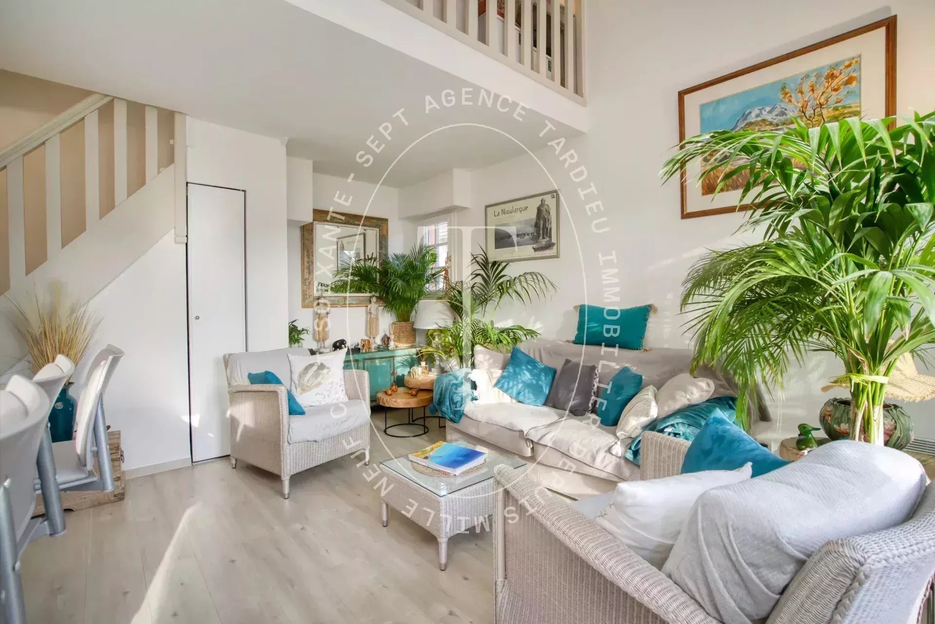 DUPLEX D’EXCEPTION – AU CŒUR DE SAINT-TROPEZ