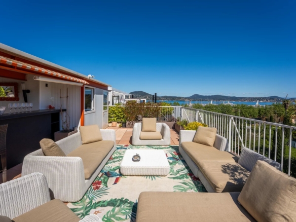 APPARTEMENT ROOF TOP -SAINT-TROPEZ
