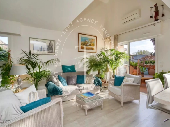 DUPLEX D'EXCEPTION - AU CŒUR DE SAINT-TROPEZ