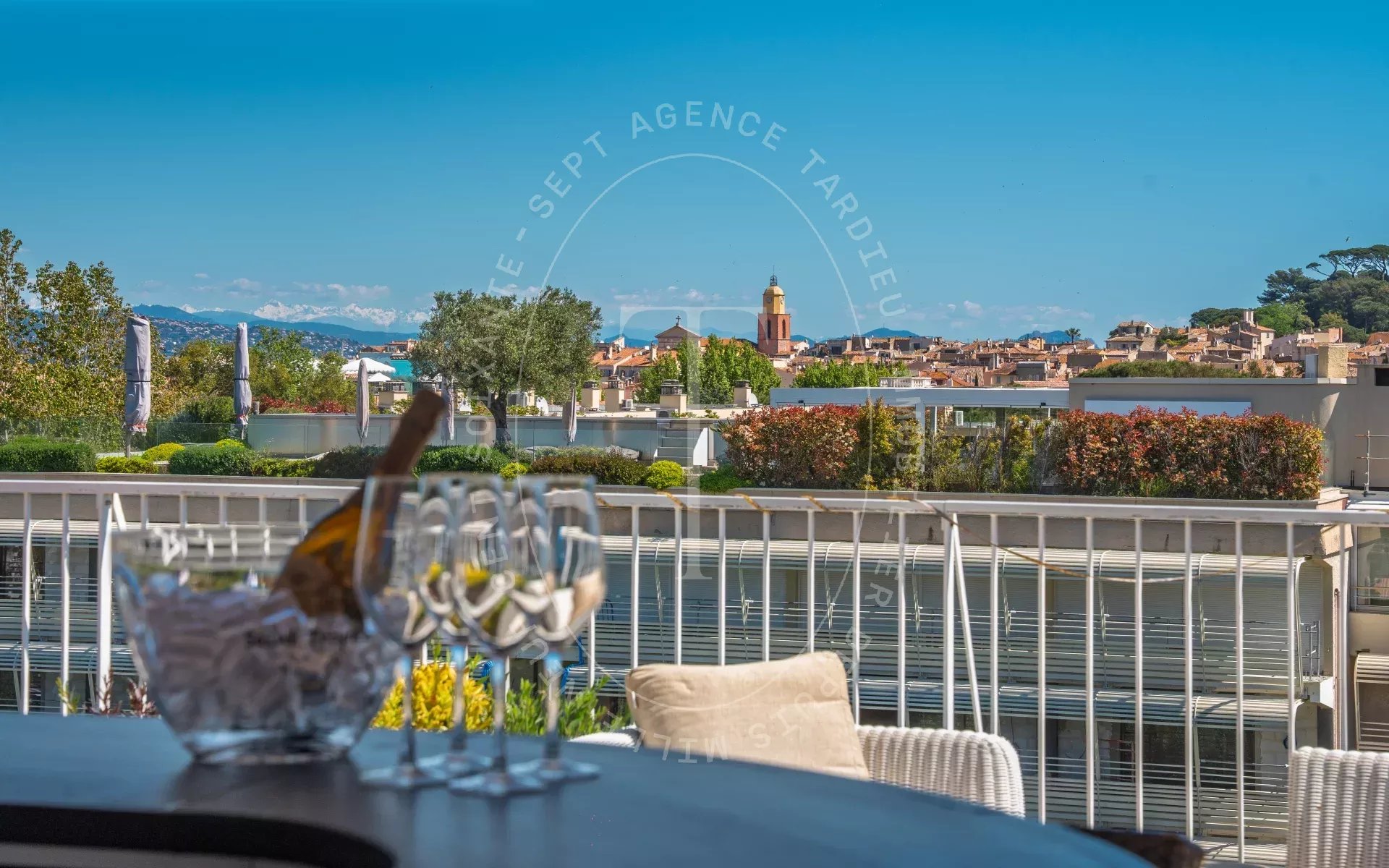 ROOF TOP APPARTMENT – SAINT-TROPEZ