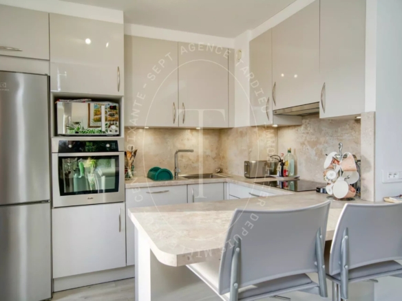 EXCLUSIVITE DUPLEX - CENTRE SAINT TROPEZ