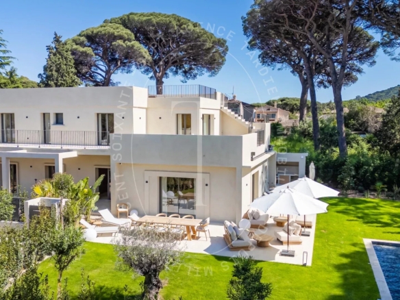 VILLA SAINT TROPEZ - PLAGE A PIEDS