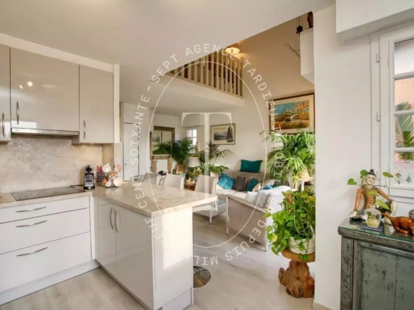 DUPLEX D'EXCEPTION - AU CŒUR DE SAINT-TROPEZ