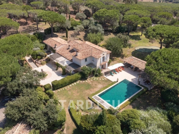 RAMATUELLE - Propriété au coeur d'un havre de paix