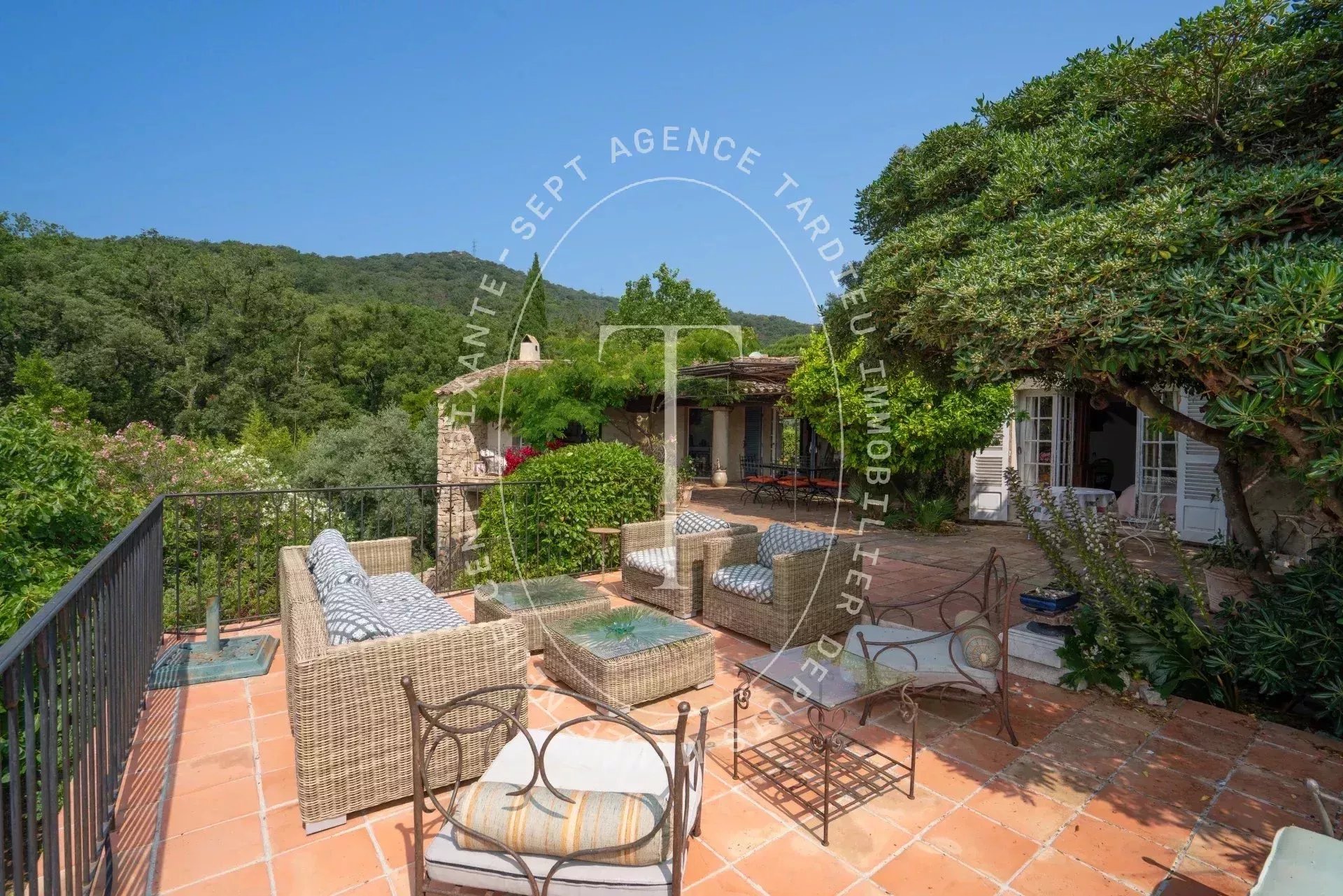 Grimaud: Exquisite Provencal Villa with Pool