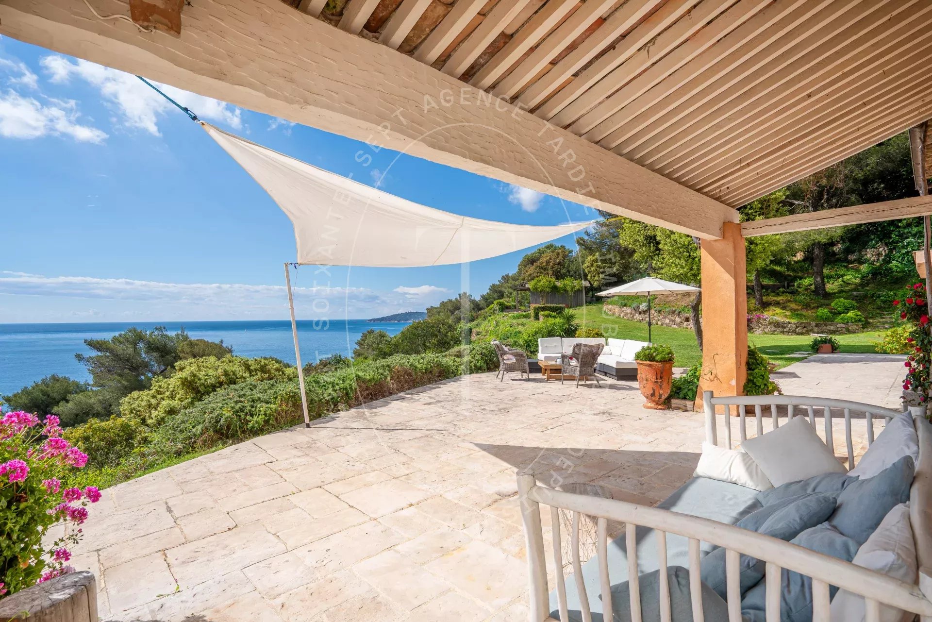 Saint-Tropez – Capon, vue mer panoramique et discrétion absolue