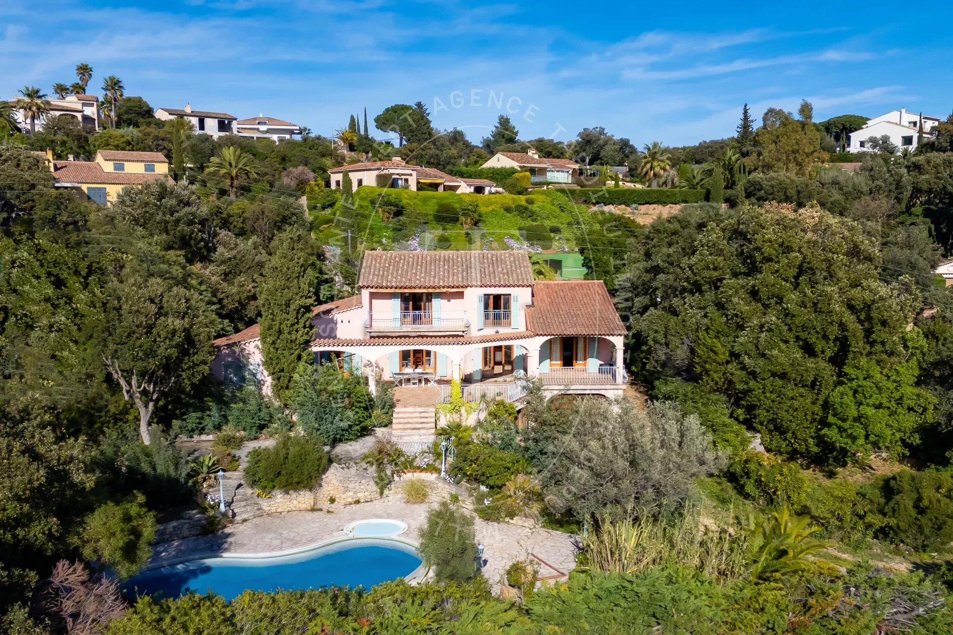 House between village and beaches – La Croix-Valmer