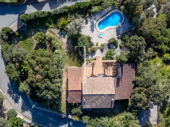 Villa d'exception entre village et littoral - La Croix-Valmer