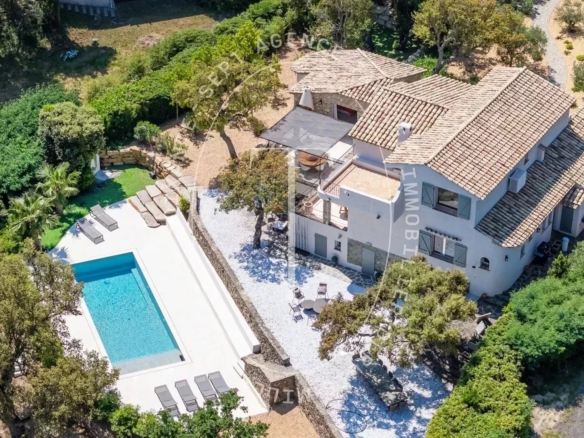 Élégante Villa de 230m² au Cœur du Golf de Beauvallon
