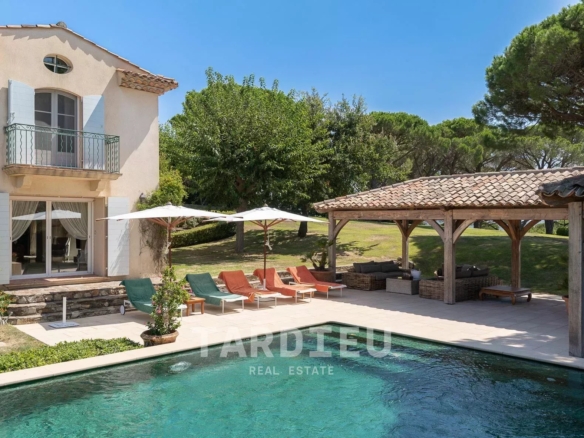 RAMATUELLE - Propriété au coeur d'un havre de paix