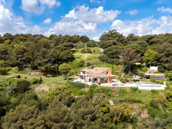 Saint-Tropez – Capon, vue mer panoramique et discrétion absolue