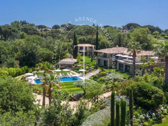 Saint-Tropez : Élégance et Prestige - Propriété d'Exception