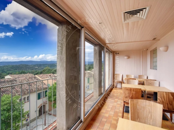 Local à réhabiliter de 300m²