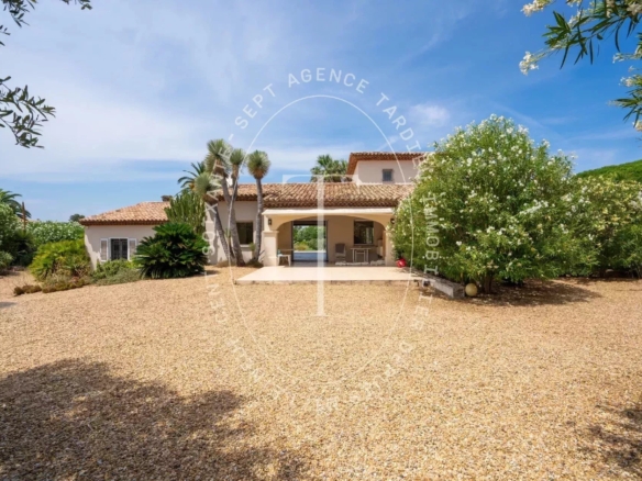 Élégante Villa au Cœur des Parcs de Saint-Tropez