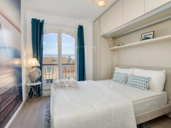 APPARTEMENT 3 CHAMBRES – PLACE DES LICES, SAINT-TROPEZ