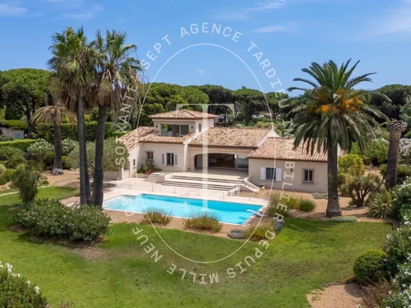 Élégante Villa au Cœur des Parcs de Saint-Tropez
