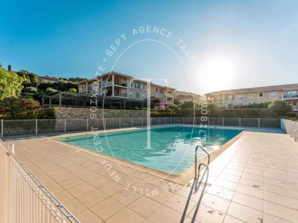 Superbe appartement rénové, vue panoramique sur mer et collines