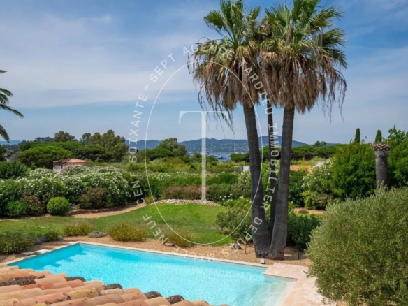 Élégante Villa au Cœur des Parcs de Saint-Tropez
