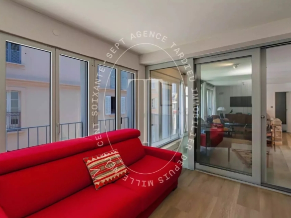 SAINT-TROPEZ CENTRE - APPARTEMENT DE PRESTIGE EN RÉSIDENCE