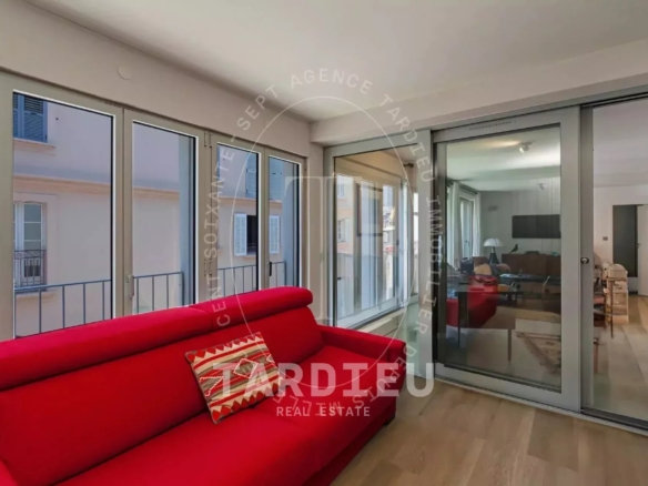 Saint-Tropez : appartement village central