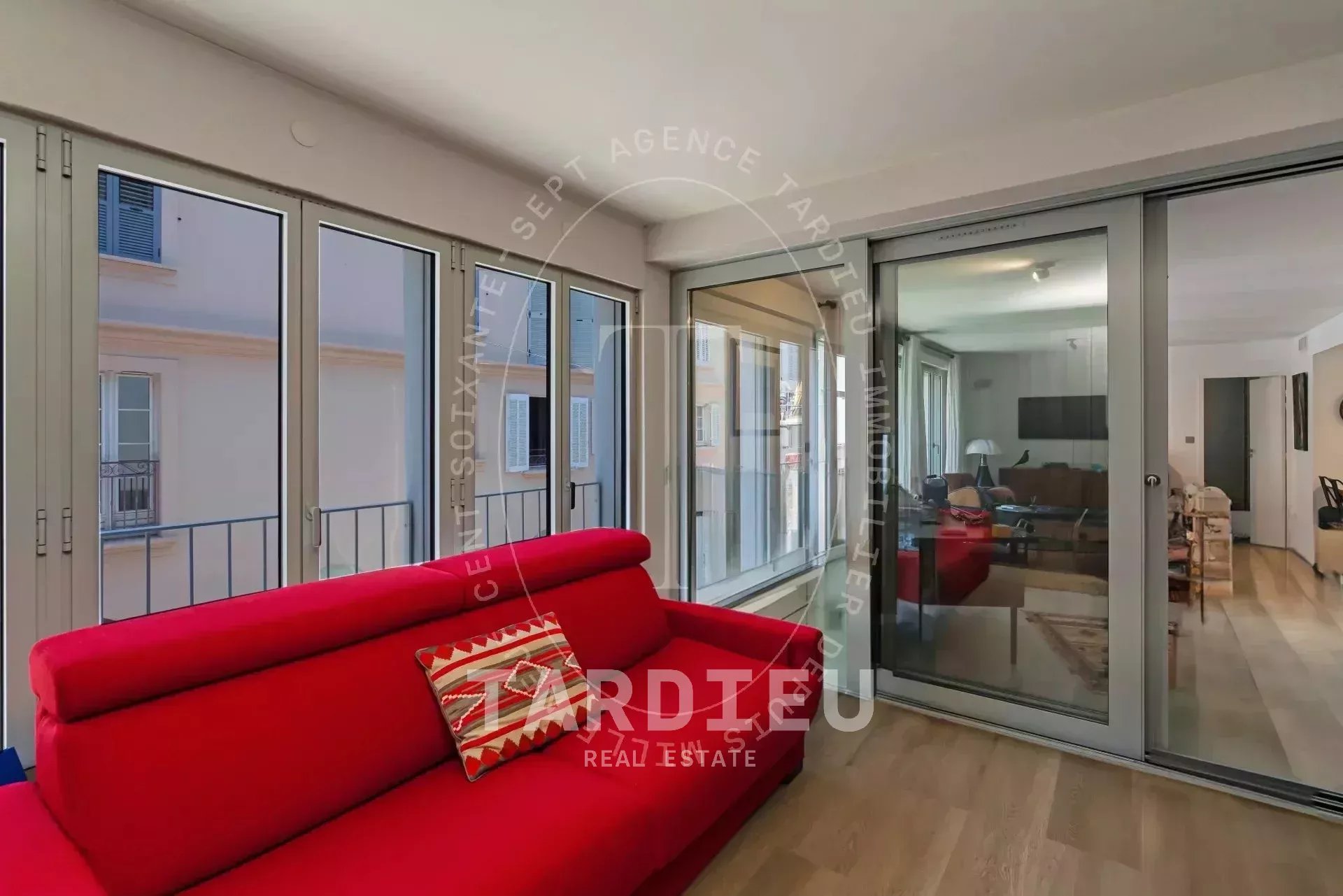 Saint-Tropez : appartement village central