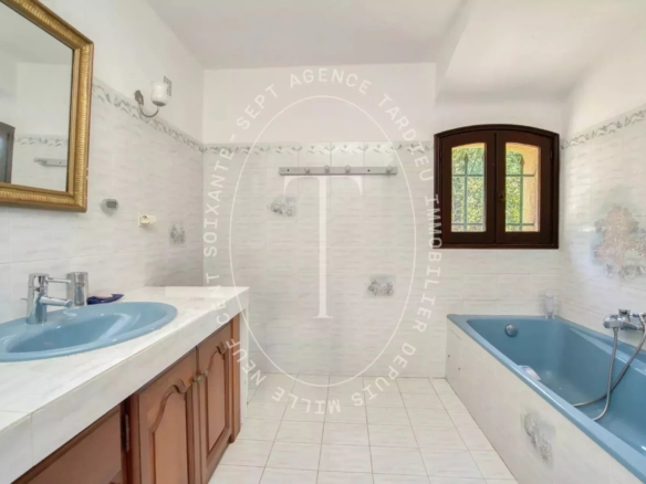 LA CROIX VALMER – Villa d'Exception avec Vues Mer Panoramiques