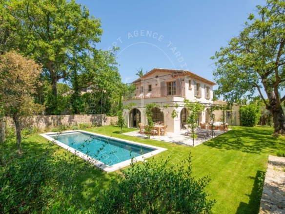 Deux villas d’exception au cœur de Saint-Tropez
