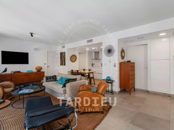 Saint-Tropez : appartement village central