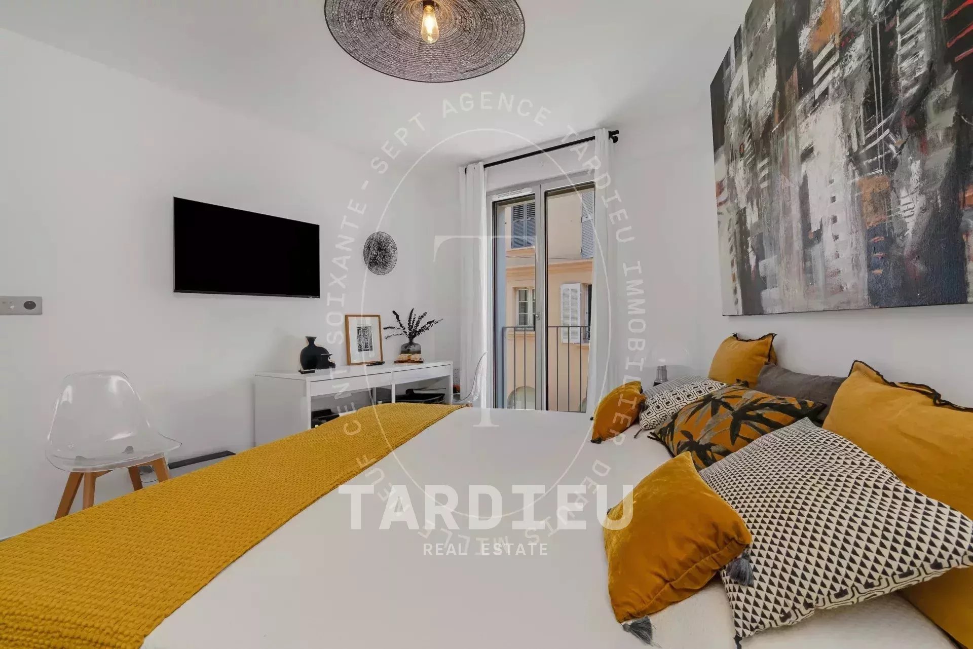 Saint-Tropez : appartement village central