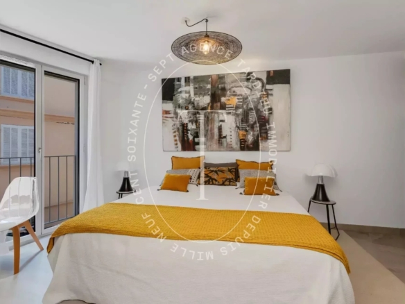 SAINT-TROPEZ CENTRE - APPARTEMENT DE PRESTIGE EN RÉSIDENCE