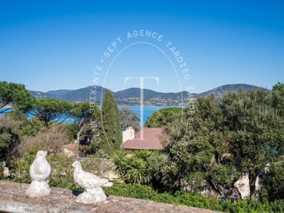 Projet : Terrain à Rénover ou Reconstruire Proche Saint-Tropez