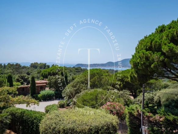 LA CROIX VALMER – Villa d'Exception avec Vues Mer Panoramiques