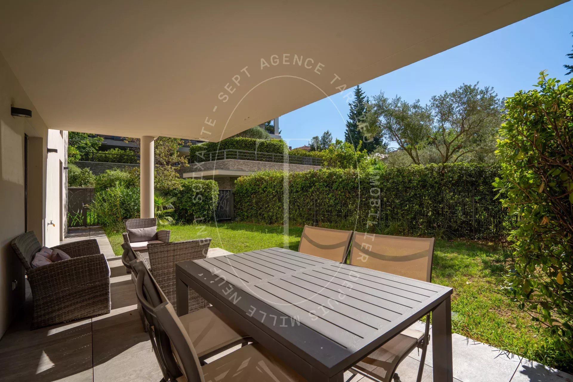 Superb apartment within a sought-after resort residence.