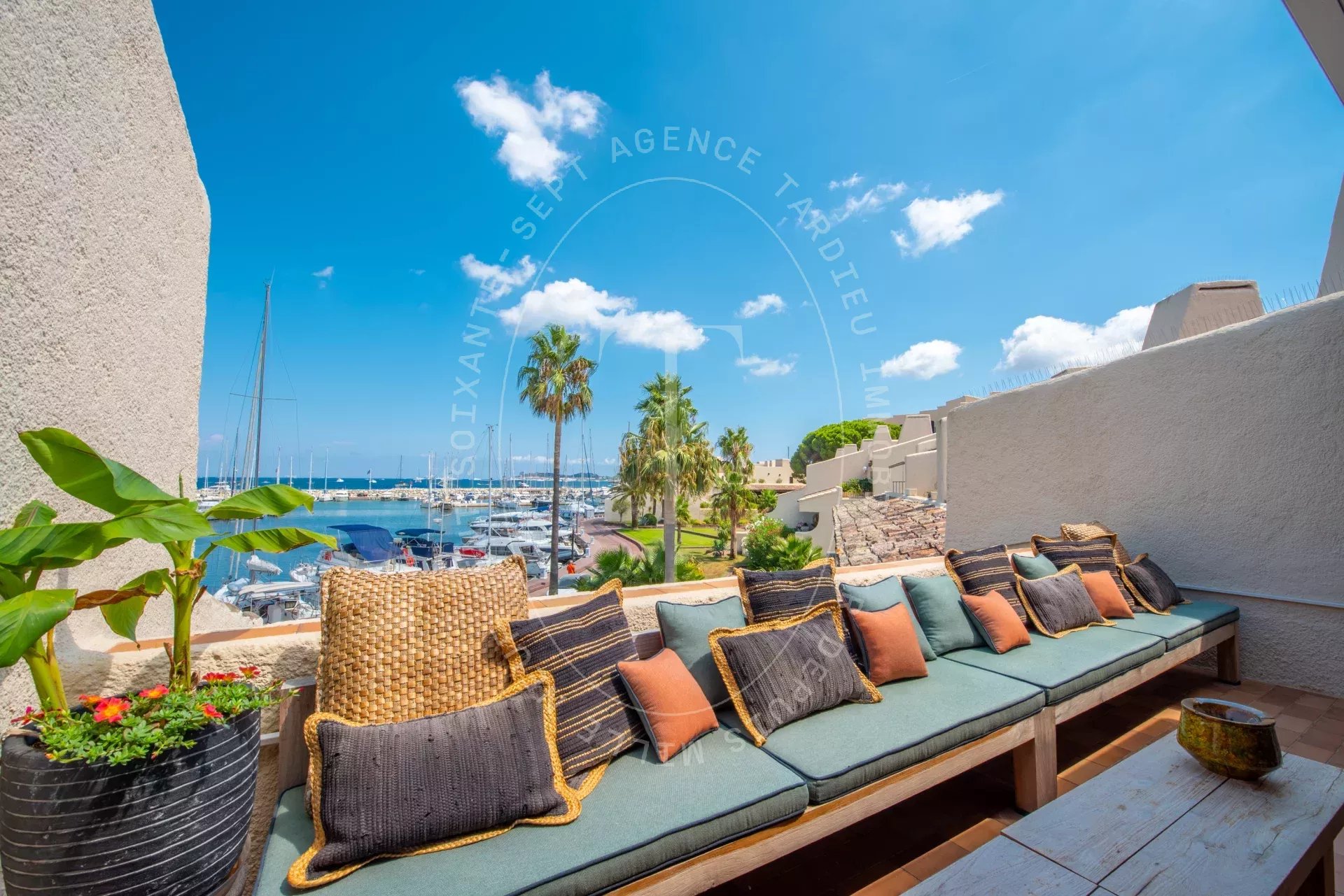Stunning Apartment with Harbor Views – Marines de Cogolin
