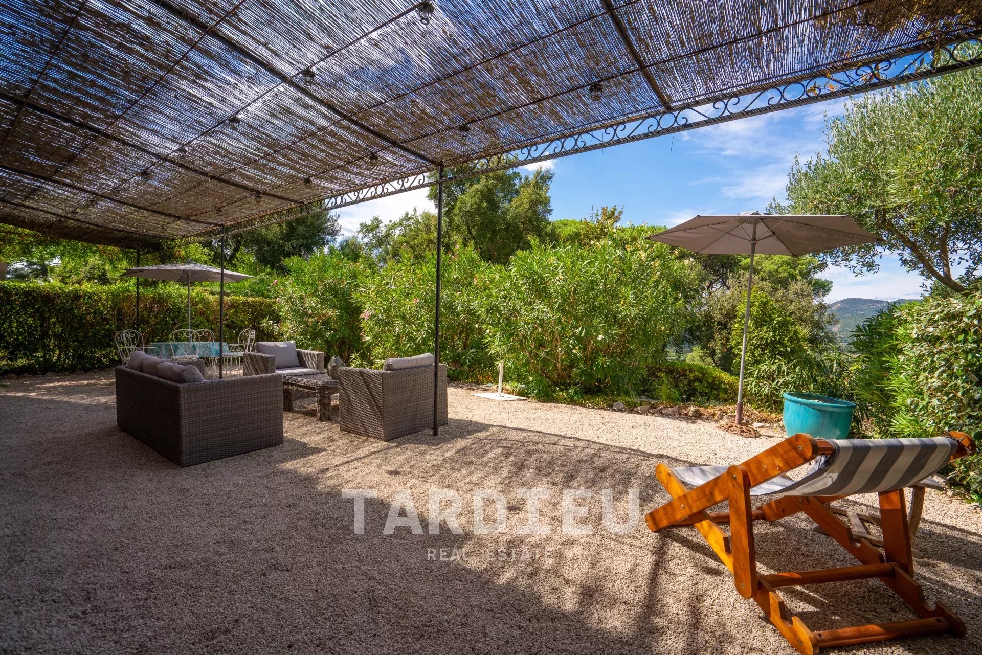 Gassin : Appartement jardin, vue mer