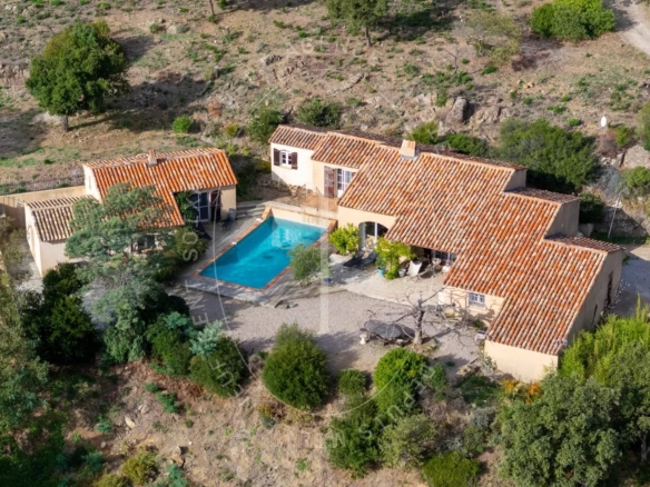 Maison provençale vue mer panoramique