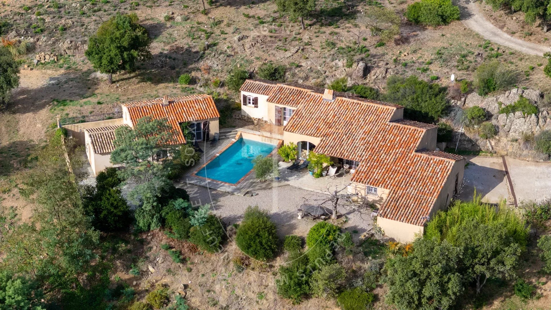 Provencal house with sea view