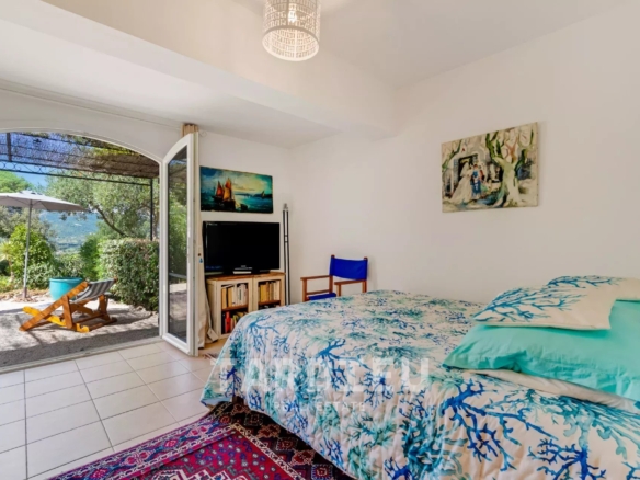 Gassin : Appartement jardin, vue mer