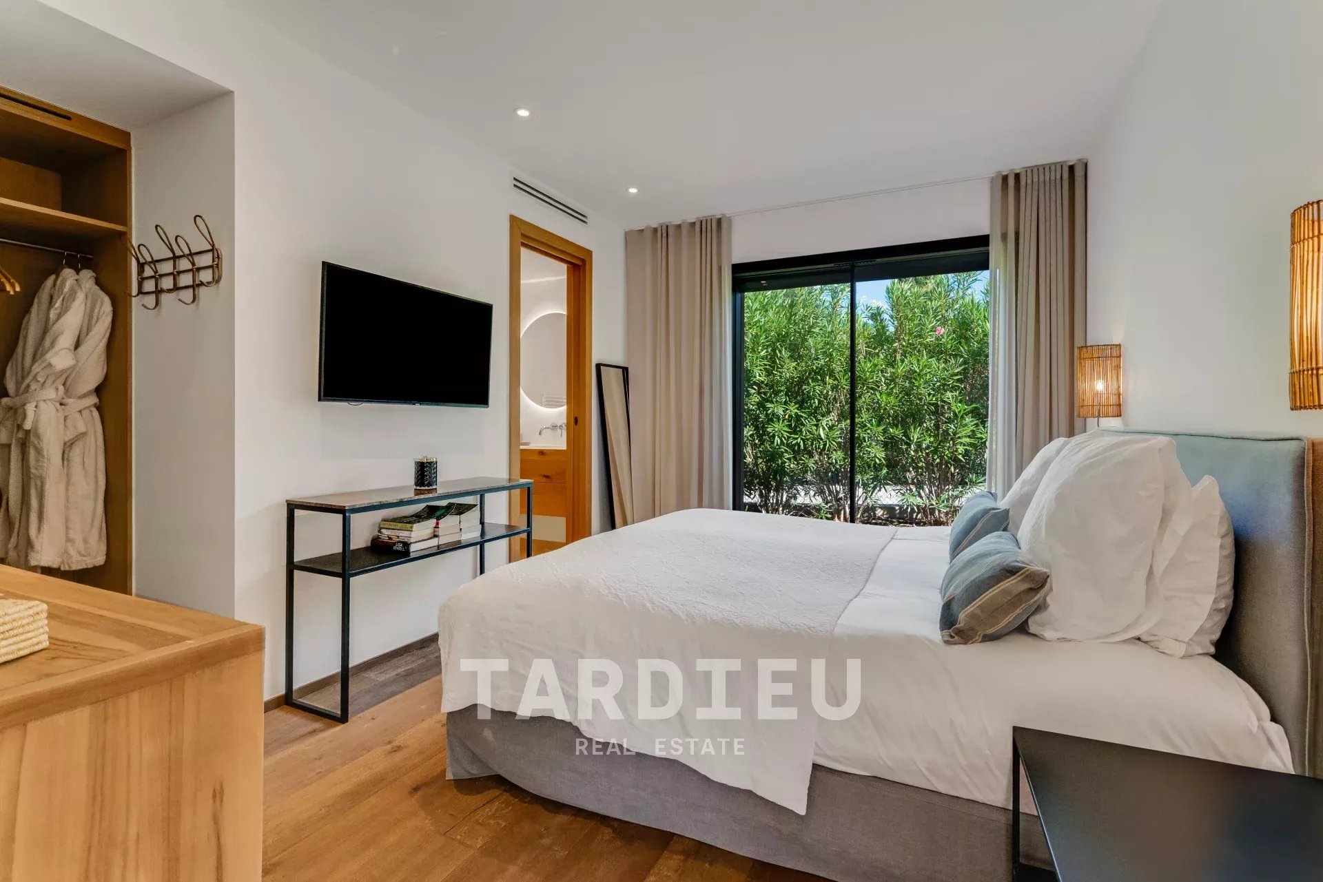 Villa Pinet : Centre et Lices accessibles à pied