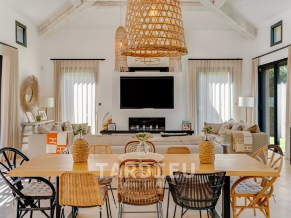 Villa Pinet : Centre et Lices accessibles à pied