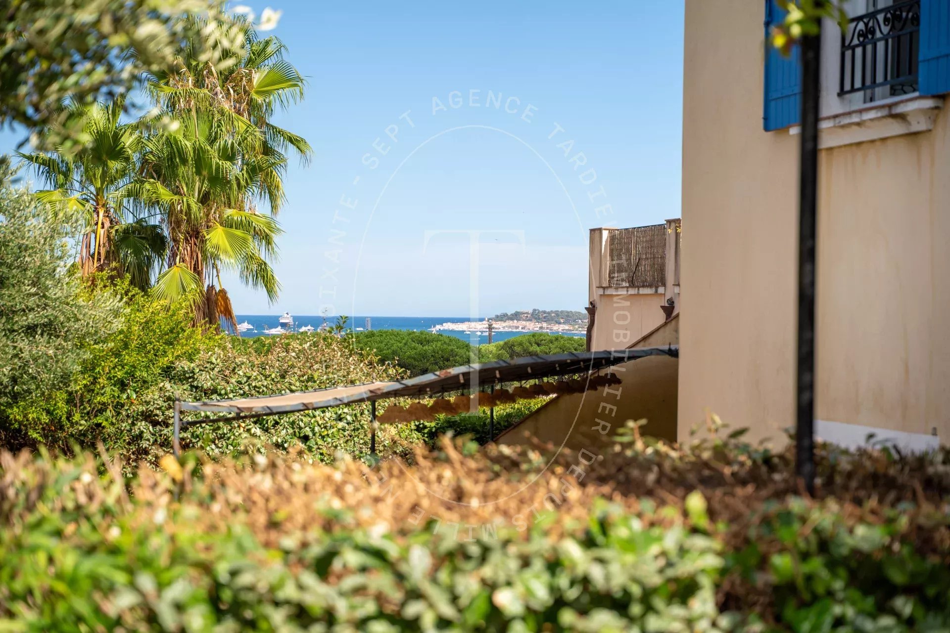 Gassin: Apartment garden, sea view