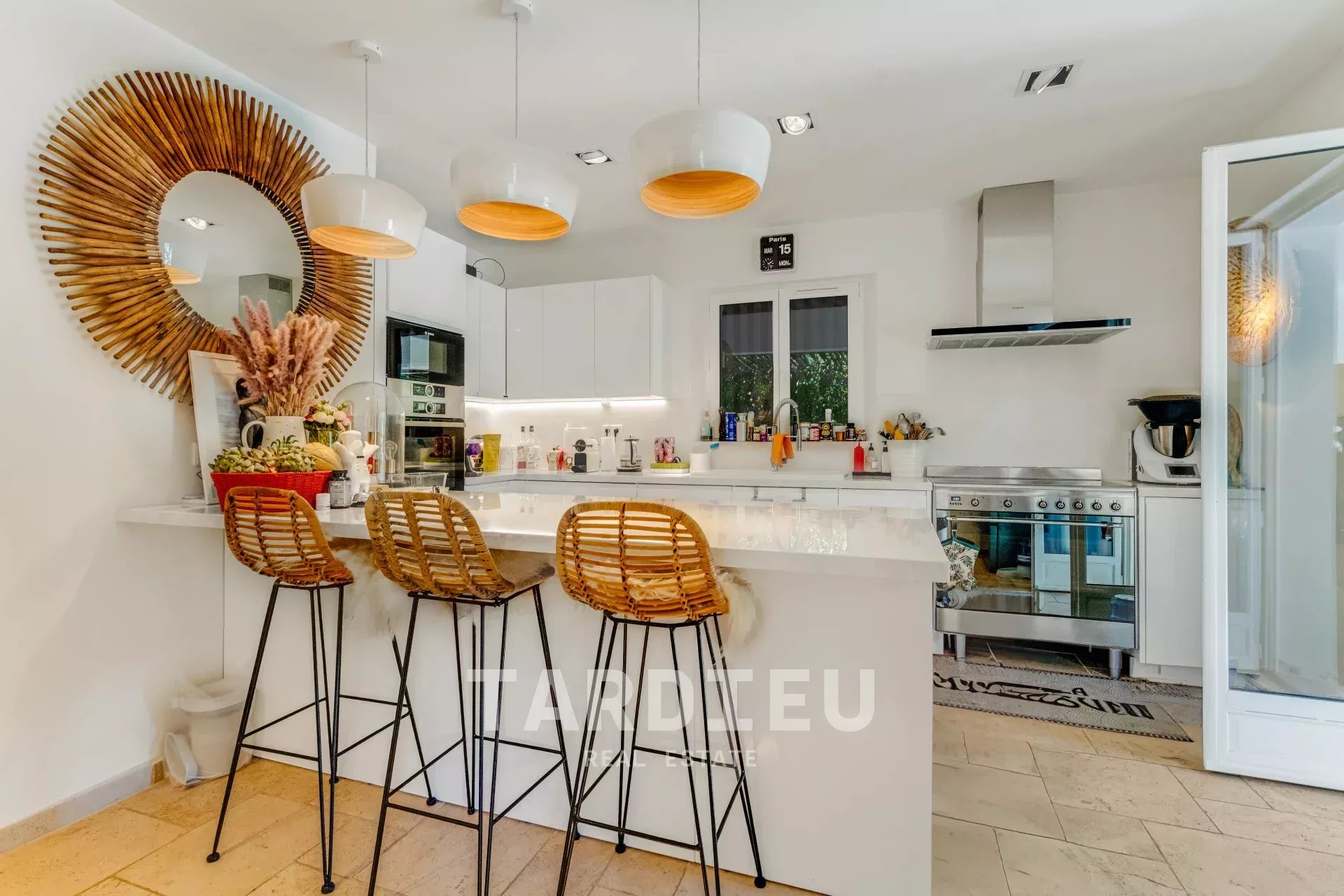 Gassin : Villa authentique, confort moderne.