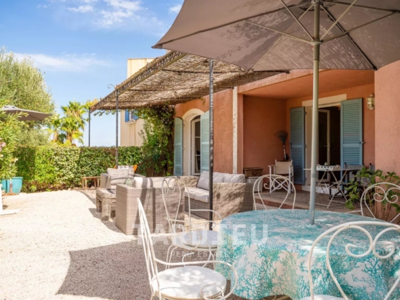 Gassin : Appartement jardin, vue mer