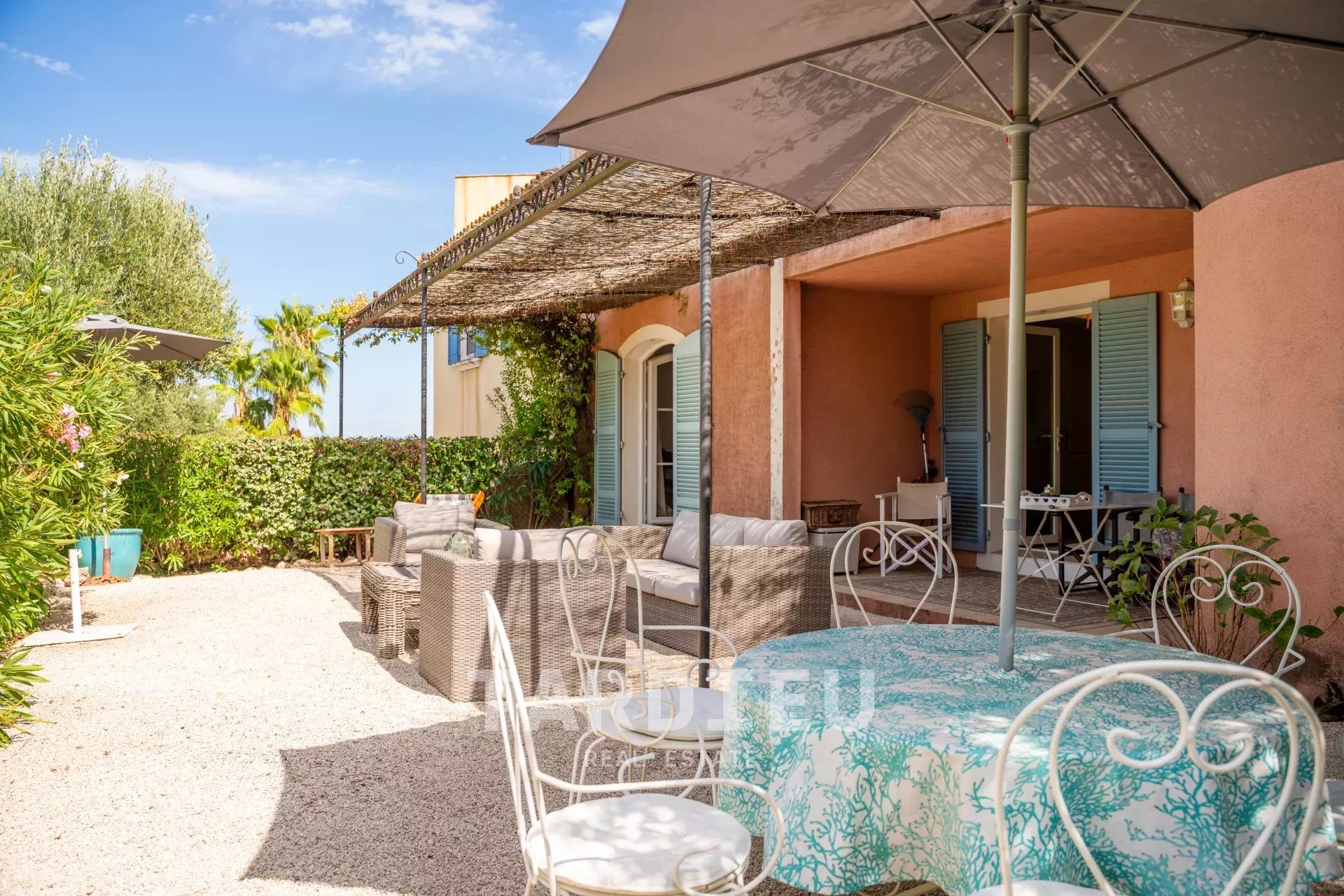 Gassin : Appartement jardin, vue mer