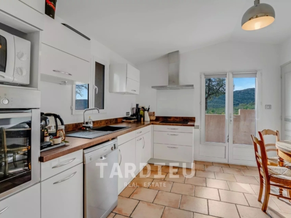 Maison provençale avec vue mer