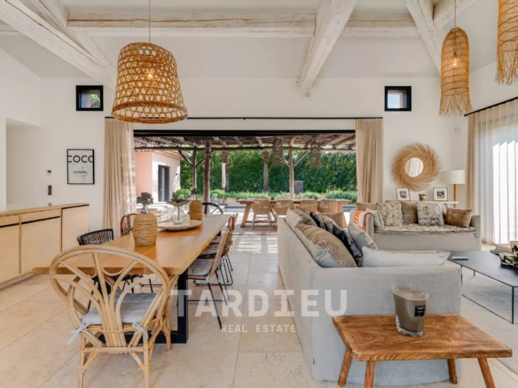 Villa Pinet : Centre et Lices accessibles à pied