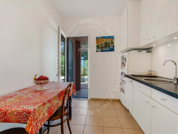 Gassin - Superbe appartement en rez-de-jardin avec vues verdoyantes