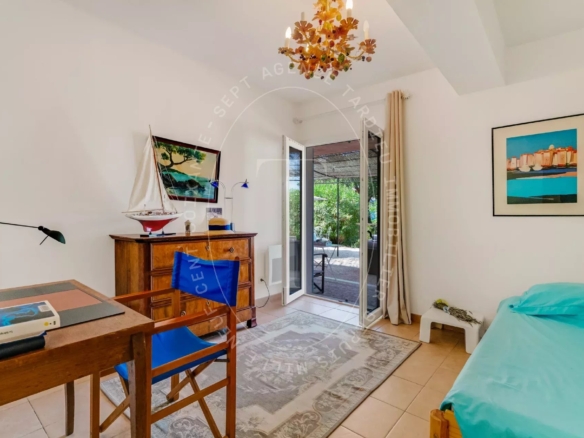 Gassin - Superbe appartement en rez-de-jardin avec vues verdoyantes