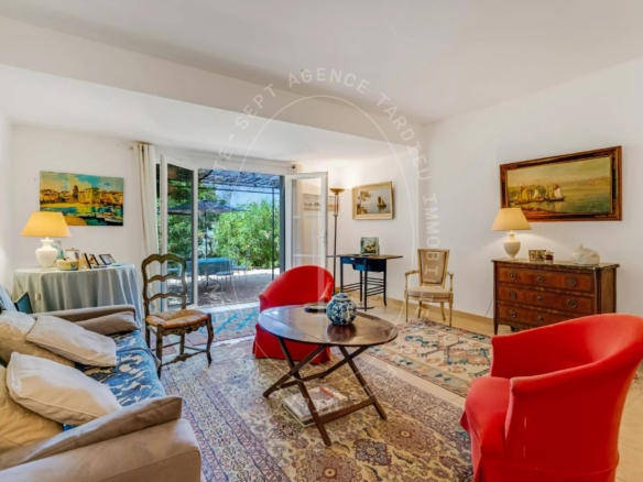 Gassin - Superbe appartement en rez-de-jardin avec vues verdoyantes