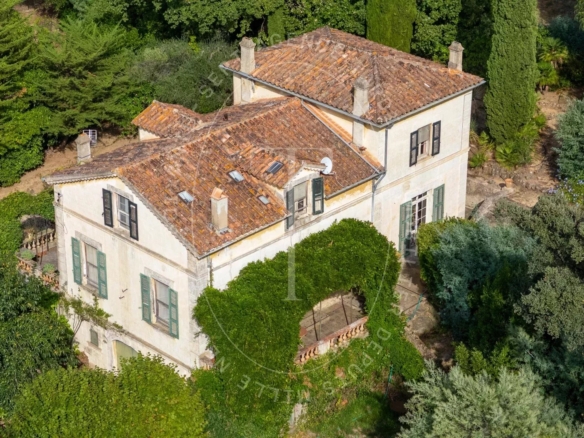 Saint-Tropez : Propriété de caractère unique